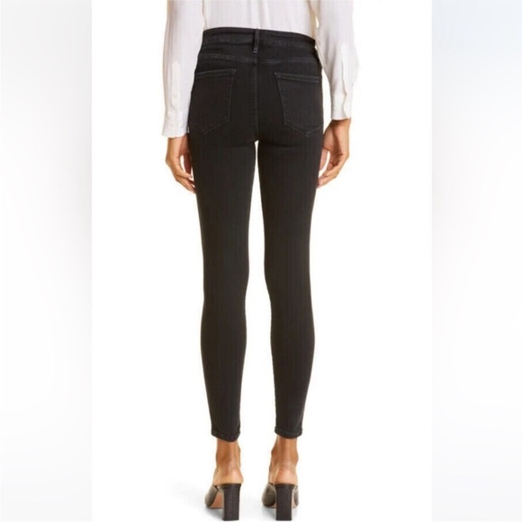 FRAME Women's Le One Skinny Jeans
Black Size 2 - Retail $218 - Picture 2 of 11